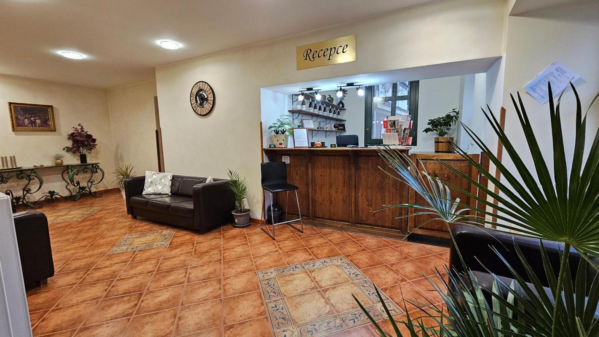קונטה הורה Hotel Opat מראה חיצוני תמונה